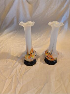 2/40$Vintage White Hand Blown Glass Vases with Multicolor Fleck and Black Bases